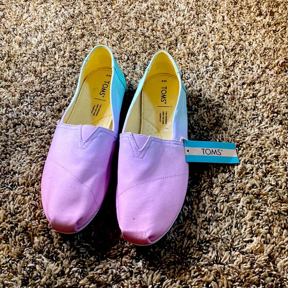 Nwt Toms women loafer size 9